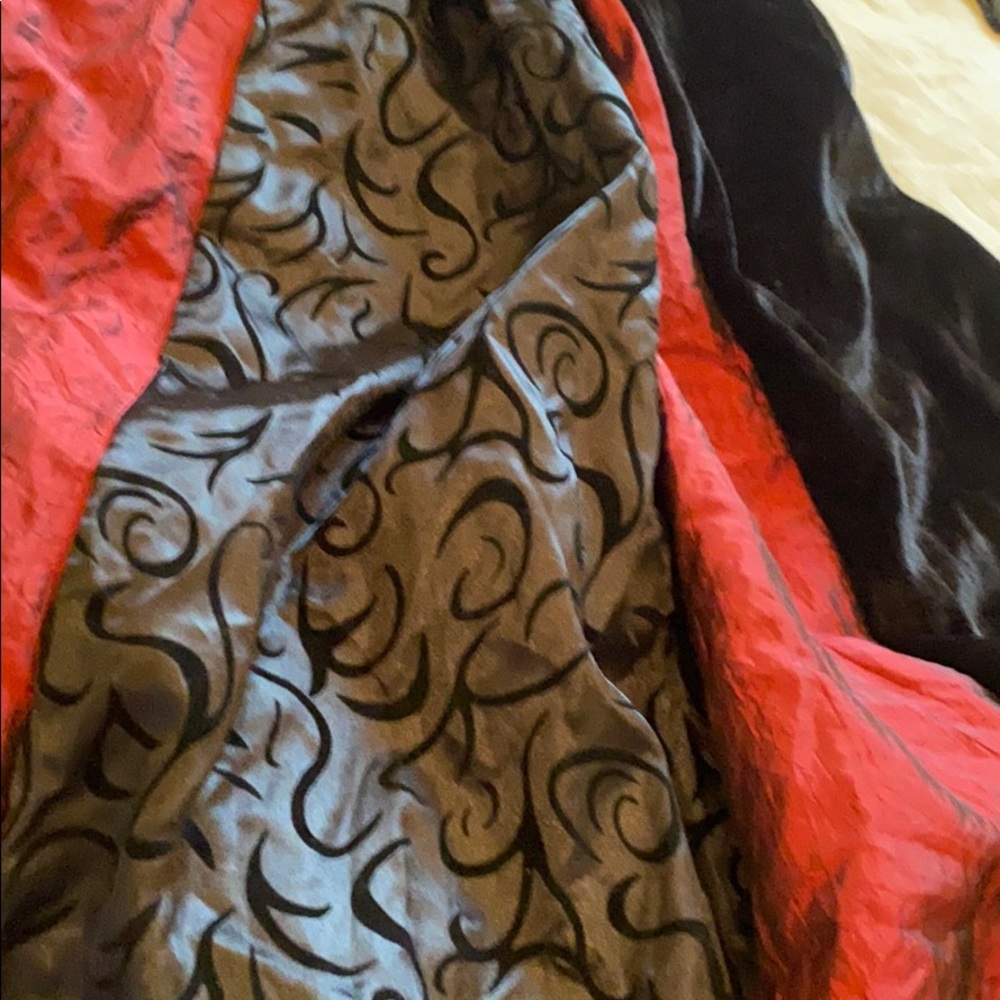 Vampire costume - Picture 4 of 5